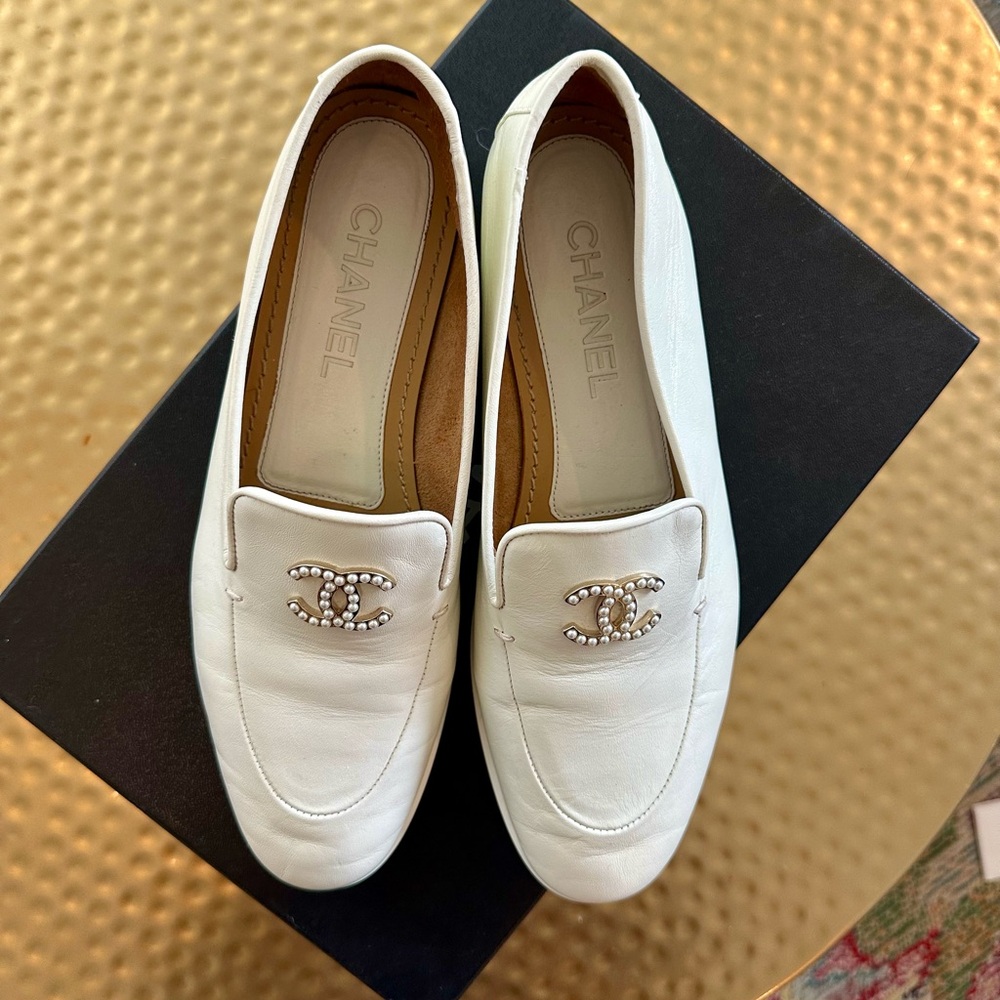 CHANEL White Leather Loafers with Pearl Logo